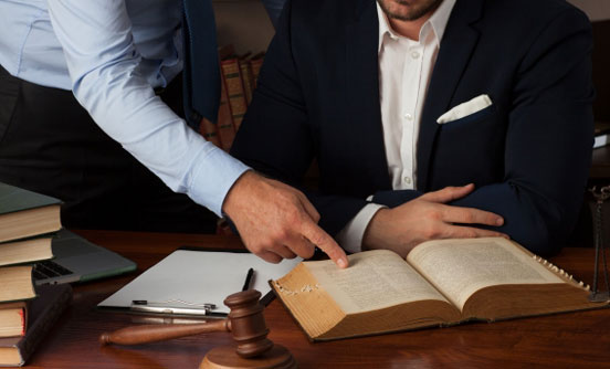 行政事件 イメージ